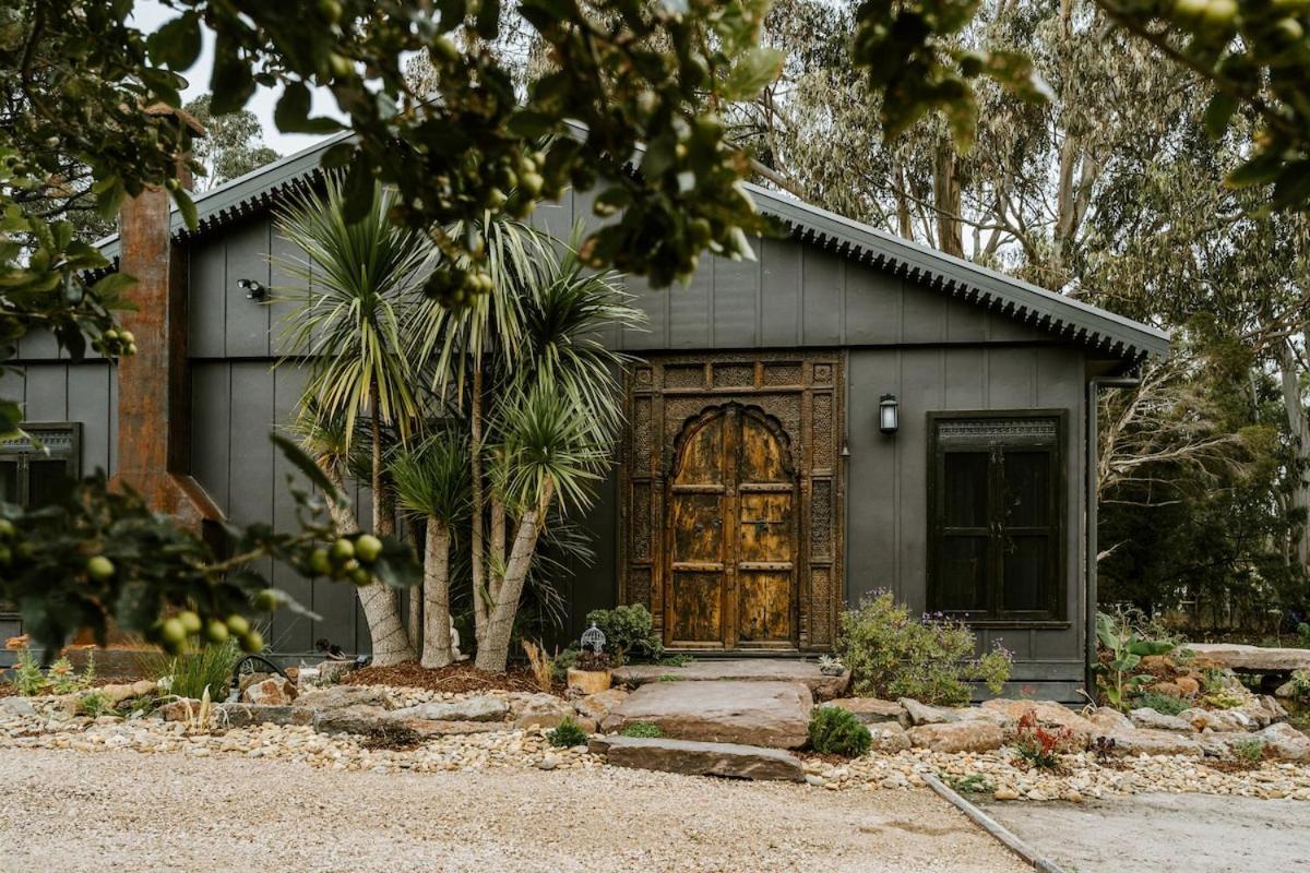 Villa The Temple - Country Farm Retreat Launching Place Esterno foto