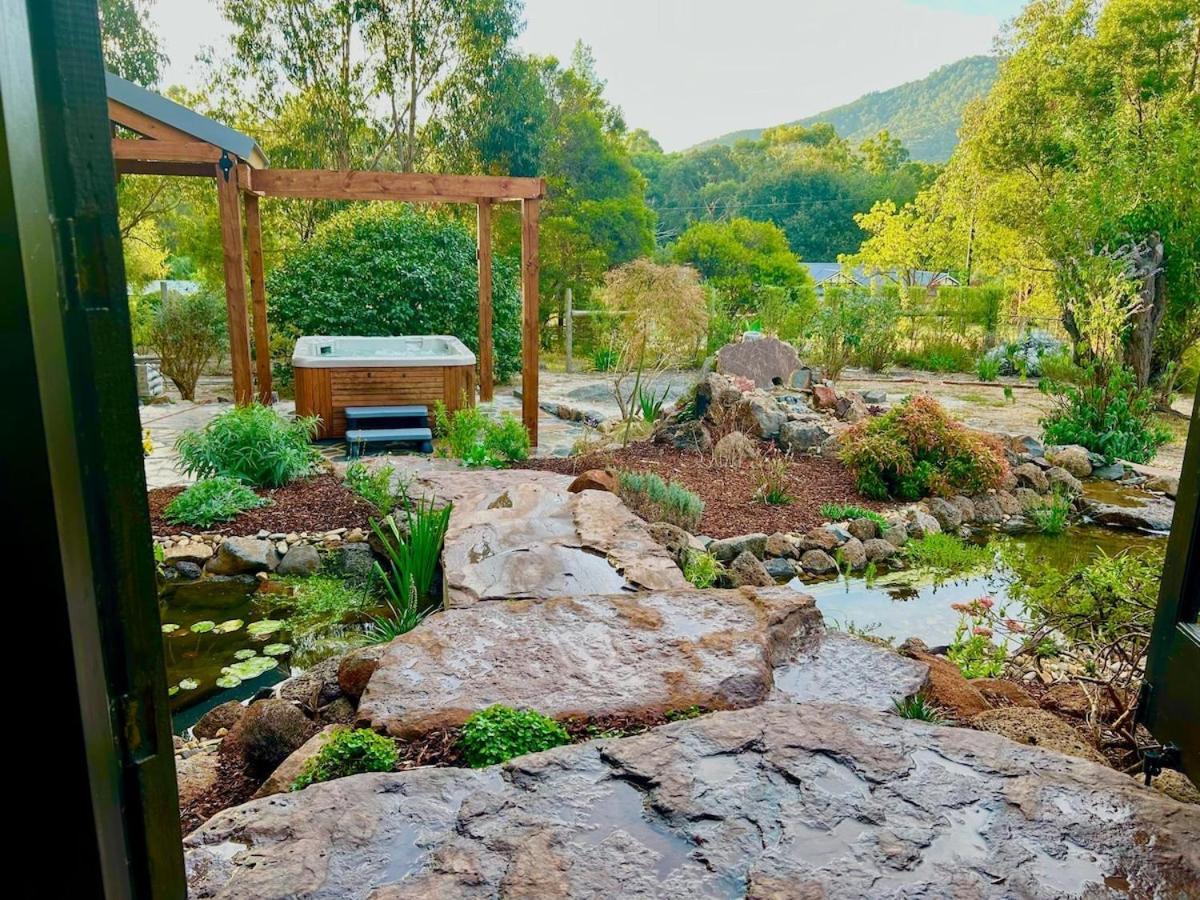 Villa The Temple - Country Farm Retreat Launching Place Esterno foto