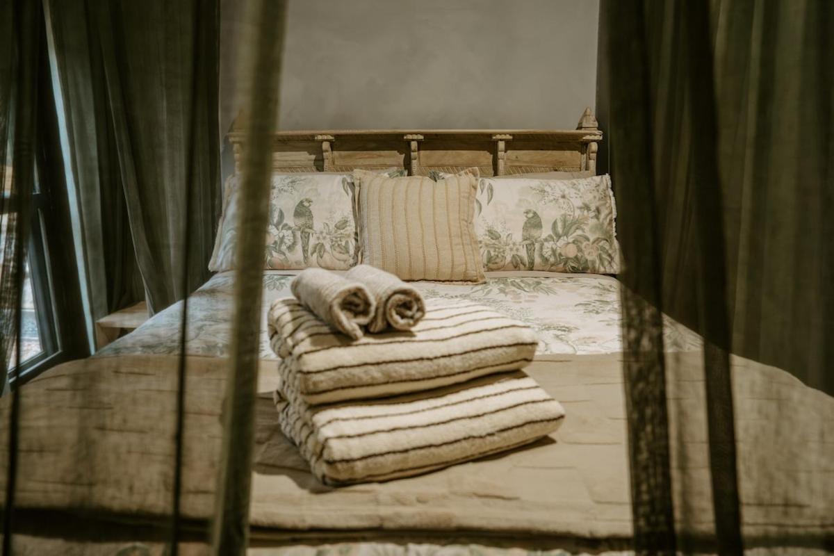Villa The Temple - Country Farm Retreat Launching Place Esterno foto