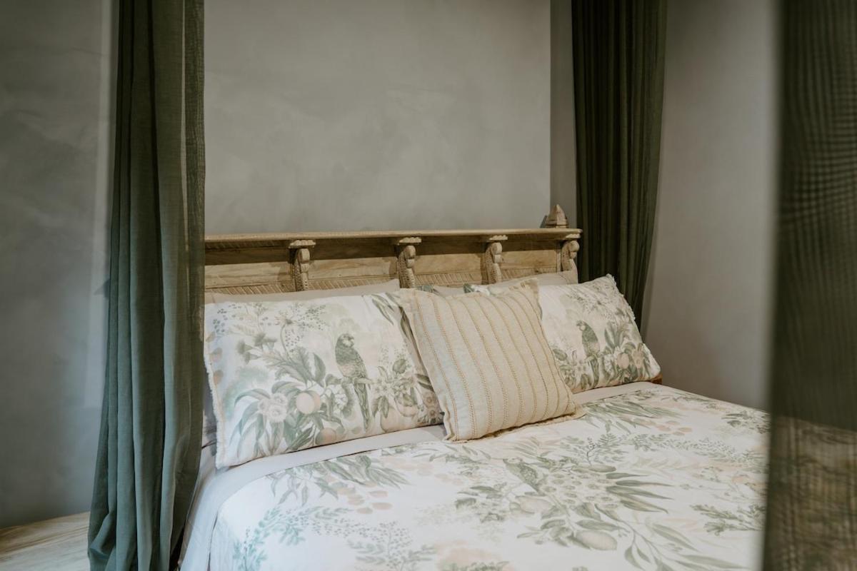 Villa The Temple - Country Farm Retreat Launching Place Esterno foto