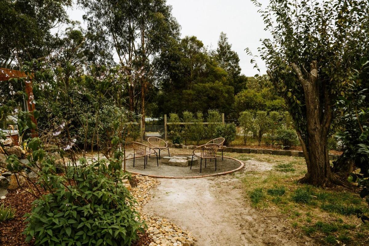 Villa The Temple - Country Farm Retreat Launching Place Esterno foto